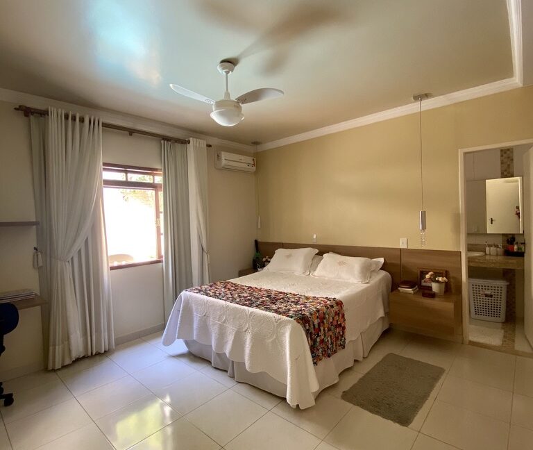 272885DC-1083-42D3-BB45-99210C224A65_1_105_c