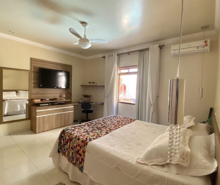 327F25BD-CAC2-4840-A8C1-D4D4BD29AC24_1_105_c