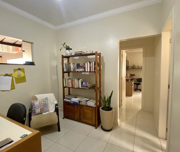 93C09828-C4CD-49CA-9339-D010543C5C1D_1_105_c