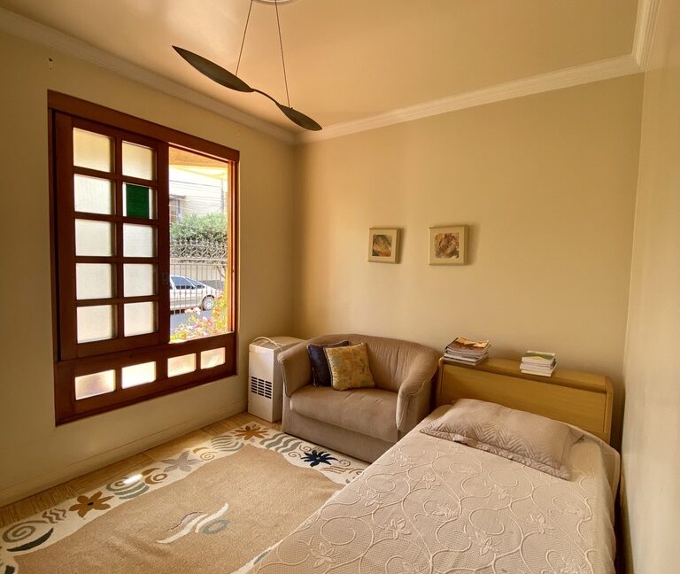 A7724425-340E-401D-BAB2-9E71C29C8FC8_1_105_c