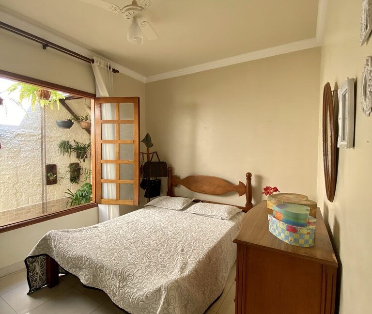 E727177F-F275-425D-BDB2-E8EB0D62FC6C_1_105_c