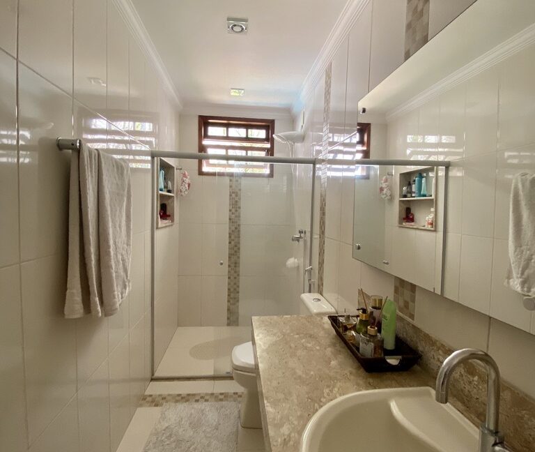 F38F8C74-EBBE-46E7-98CC-EAFCB4F707A1_1_105_c