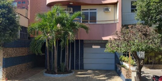 APARTAMENTO COM 03 QUARTOS NO CENTRO