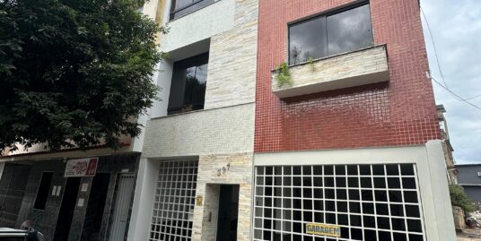 CASA TRIPLEX COM 03 QUARTOS NA BARRA