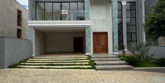 CASA COM 04 SUÍTES E FINO ACABAMENTO NO QUINTA DAS FLORES