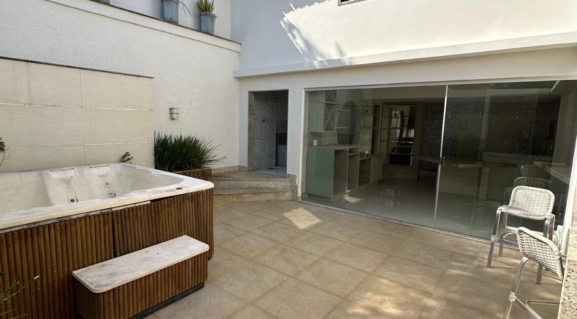 WhatsApp Image 2025-08-25 at 15.35.28 (1)