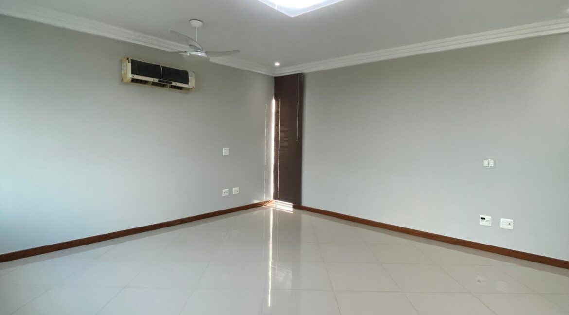 WhatsApp Image 2025-09-02 at 16.57.17 (1)