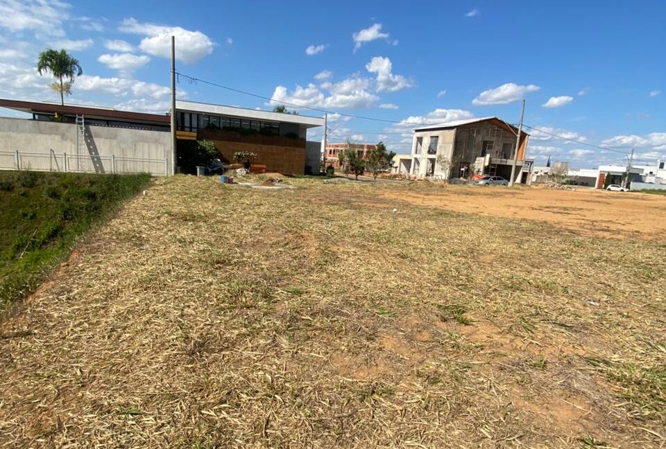 WhatsApp Image 2025-10-02 at 14.32.26 (1)