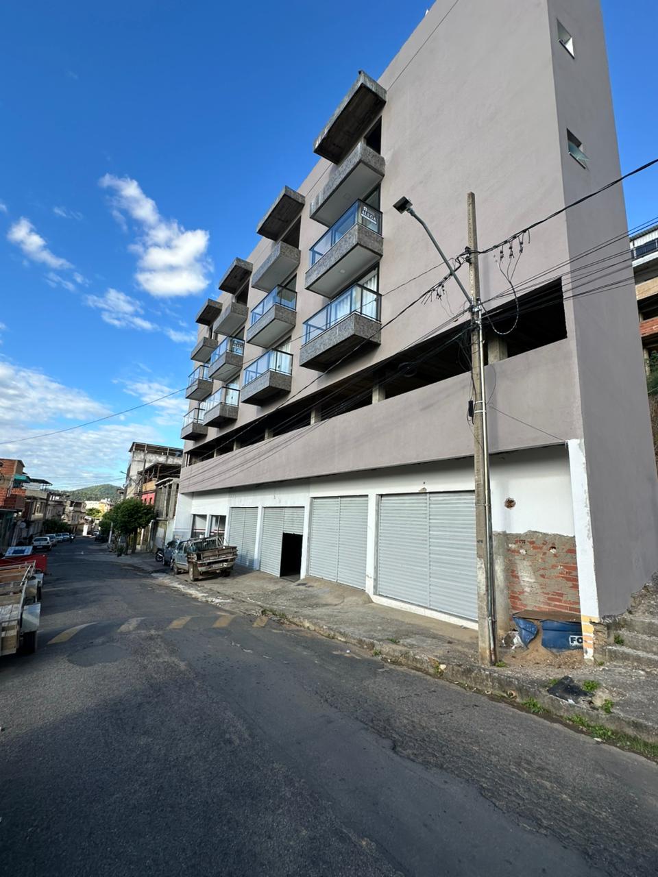 APARTAMENTO COM 03 QUARTOS SENDO 01 SUÍTE E FINO ACABAMENTO NO PLANALTO