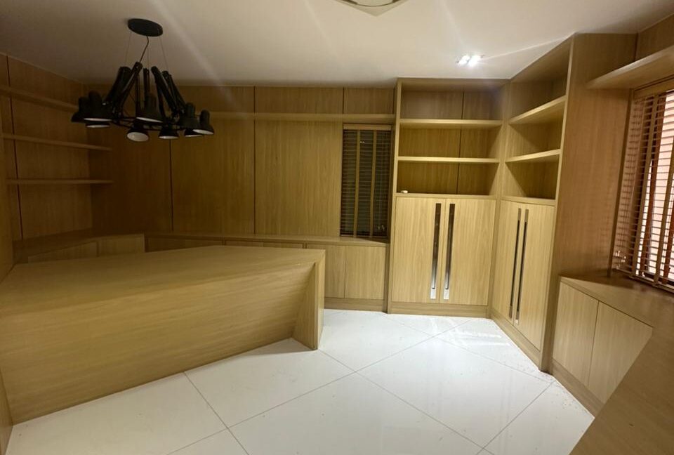 WhatsApp Image 2025-11-27 at 09.47.43