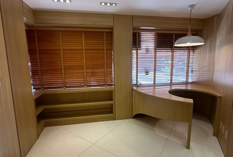 WhatsApp Image 2025-11-27 at 09.47.44 (2)