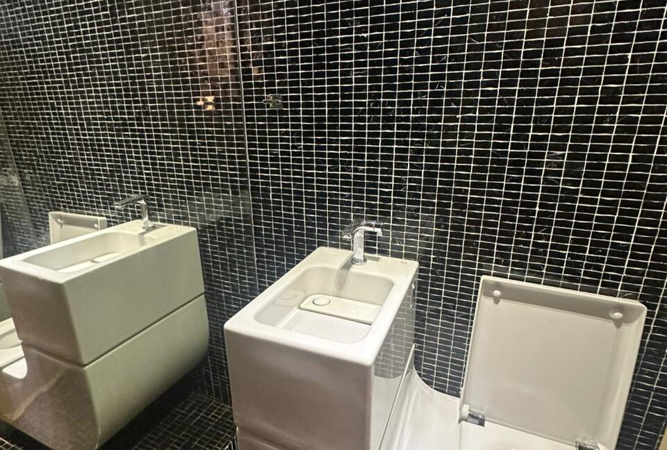 WhatsApp Image 2025-11-27 at 09.47.45 (1)