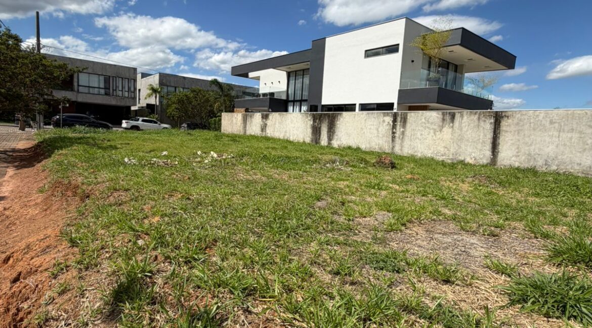 WhatsApp Image 2025-11-27 at 10.48.37