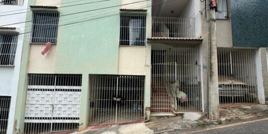 APARTAMENTO COM 03 QUARTOS NO CENTRO