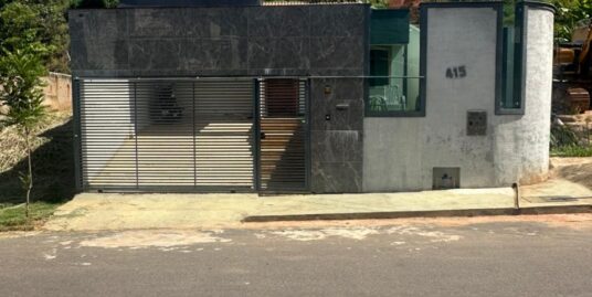 CASA NO JOÃO VI COM AMPLA ÁREA EXTERNA COM PISCINA, CHURRASQUEIRA E SAUN