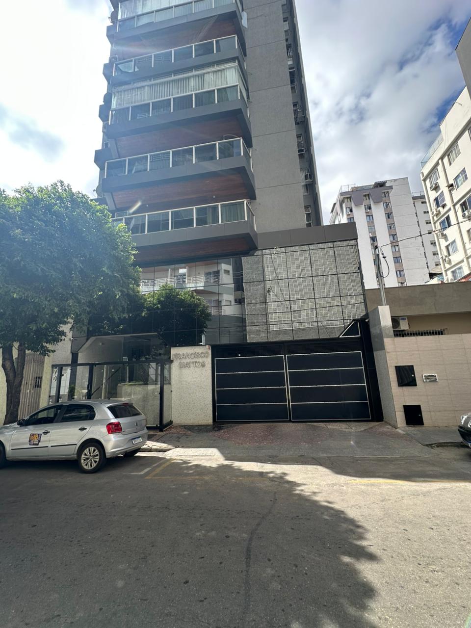 COBERTURA COM 05 QUARTOS NO CENTRO