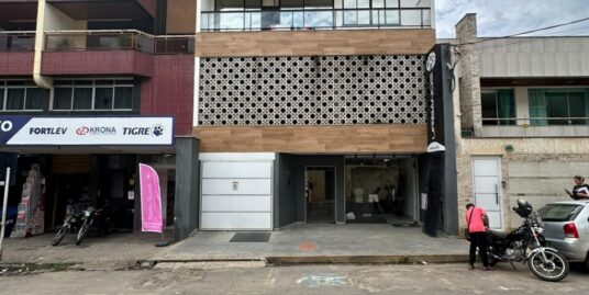 COBERTURA DUPLEX COM 03 VAGAS DE GARAGEM E FINO ACABAMENTO NO CENTRO